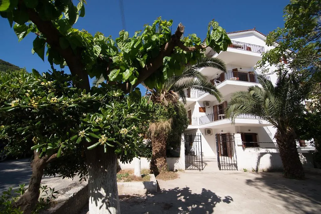 Maria Parameriti Apartments Poros  Poros (Kefalonia)