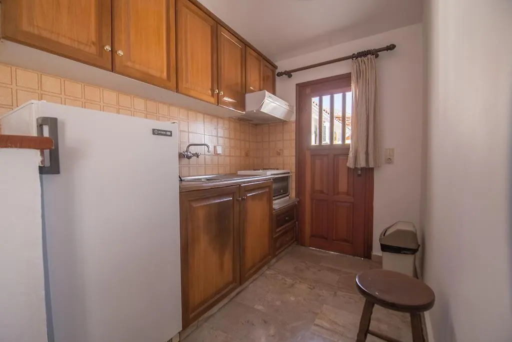 Maria Parameriti Apartments Poros  Poros (Kefalonia)