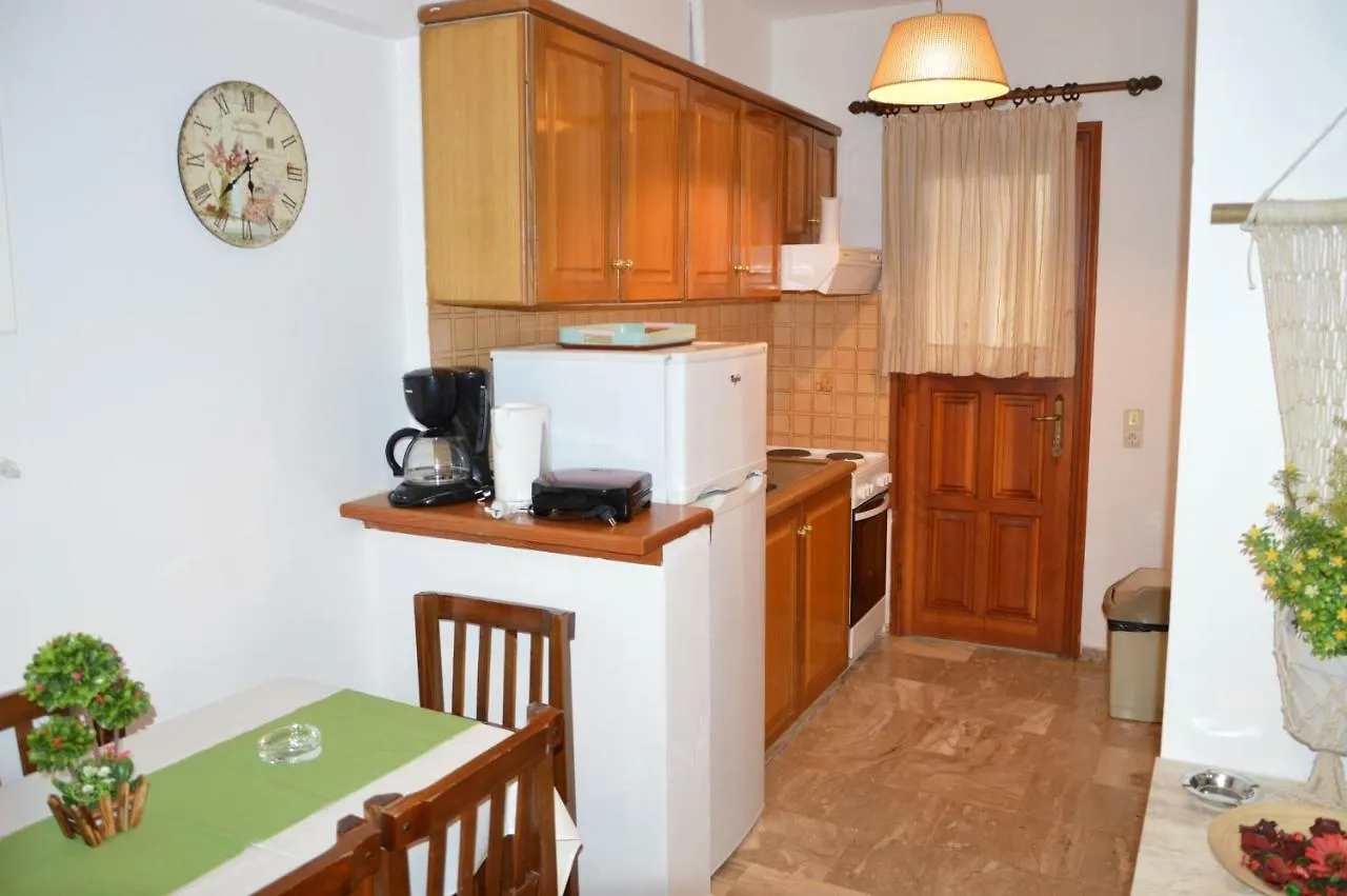 Maria Parameriti Apartments Poros  Greece